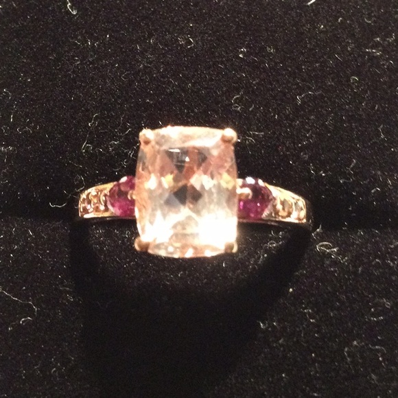 10 K ROSE GOLD PINK SAPPHIRE RING - Picture 4 of 8